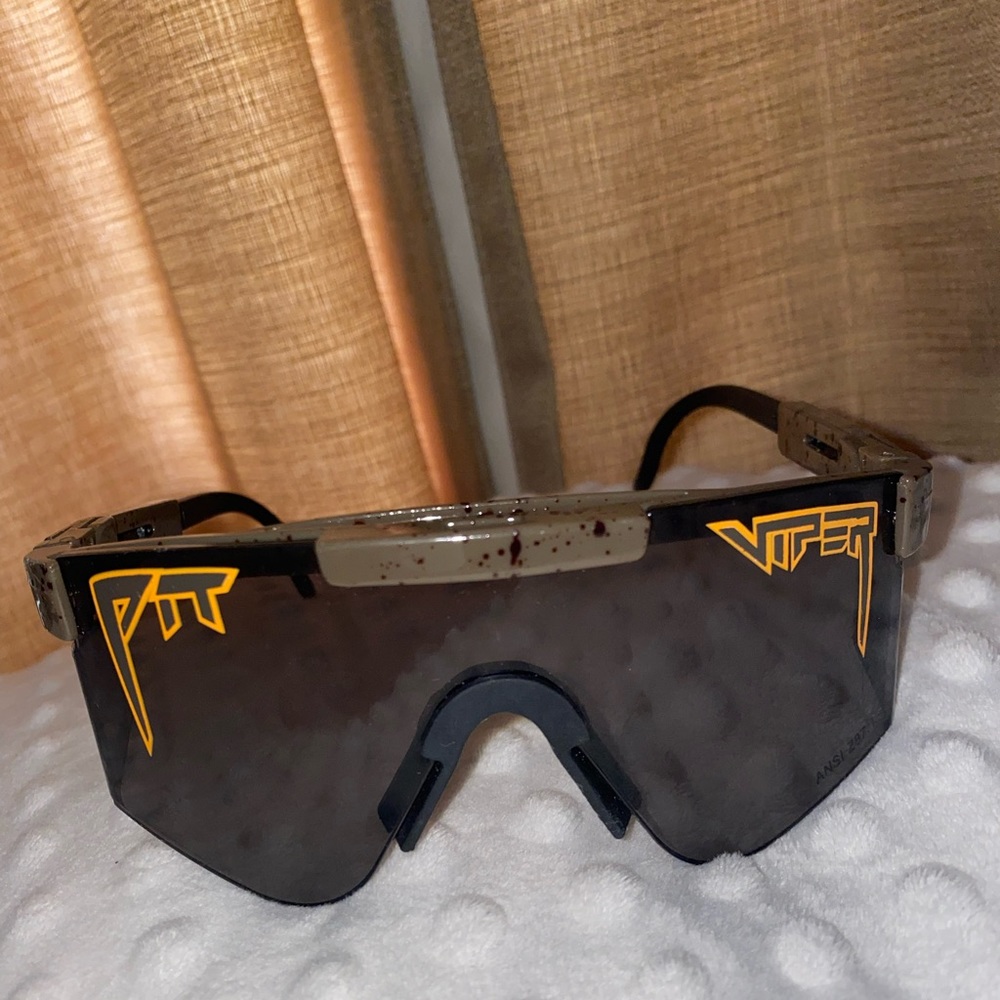NEVER USED PIT VIPER SUNGLASSES Big Buck Hunter